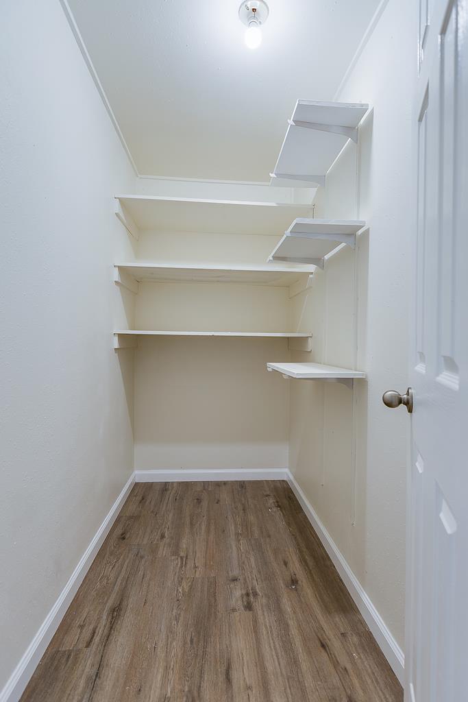 326 River Oaks St Property Photo 16