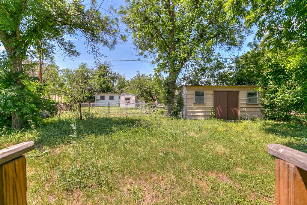 326 River Oaks St Property Photo 18