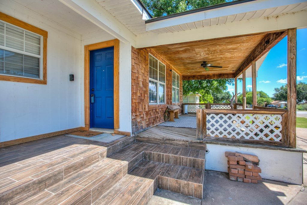 202 Sharp Avenue Property Photo 7