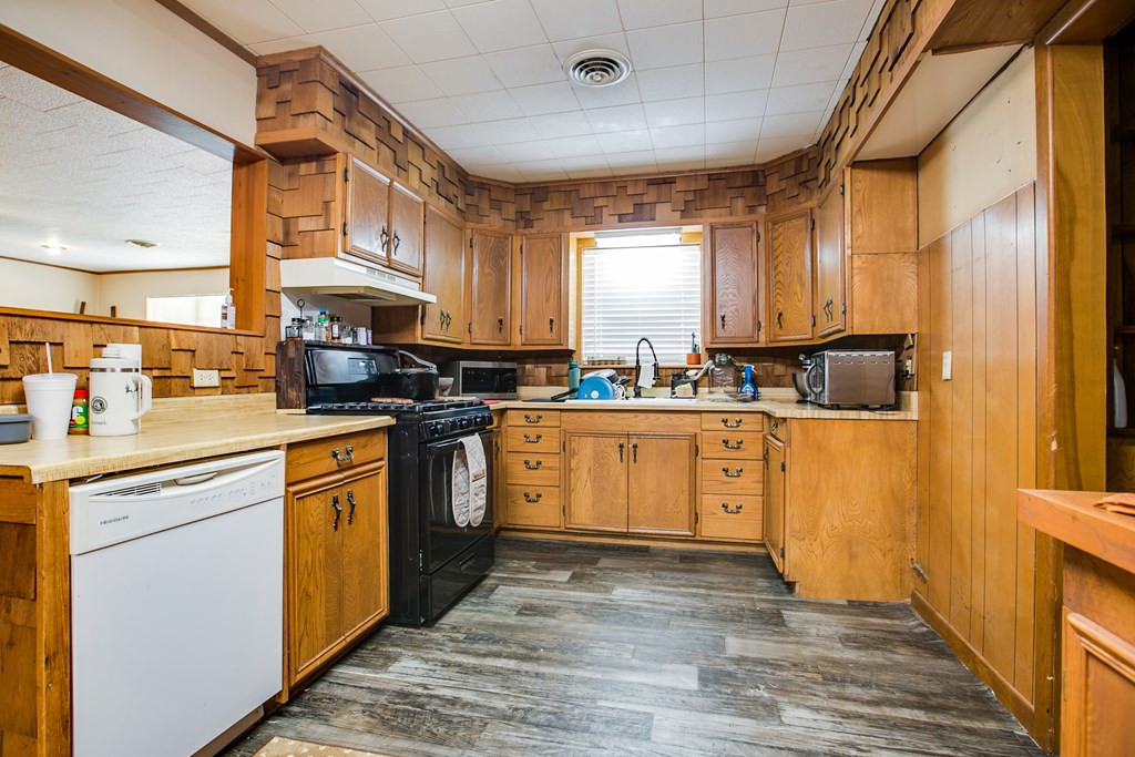 202 Sharp Avenue Property Photo 11