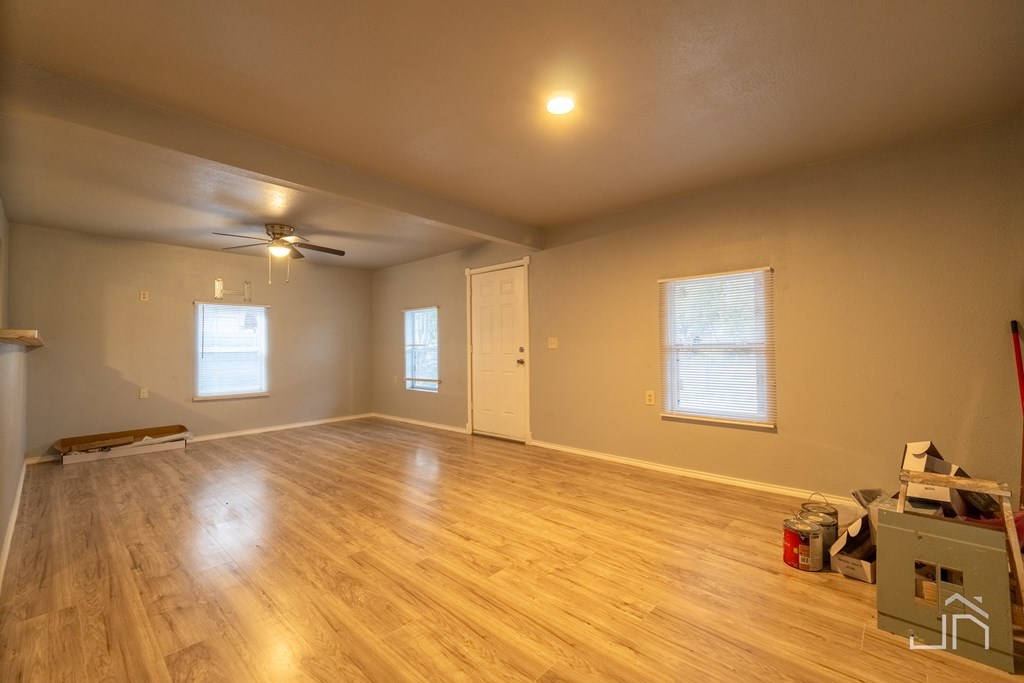 23 E Ave I Property Photo 5