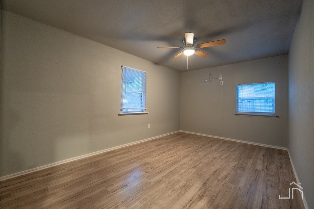 23 E Ave I Property Photo 6