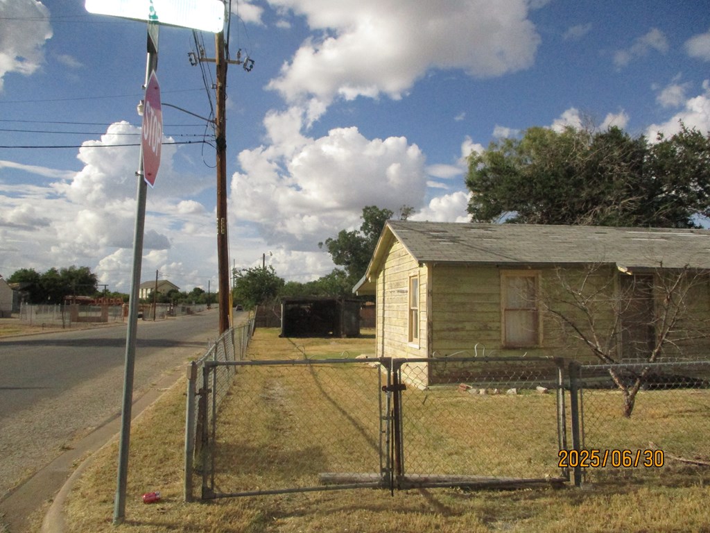 846 San Jacinto St Property Photo 2