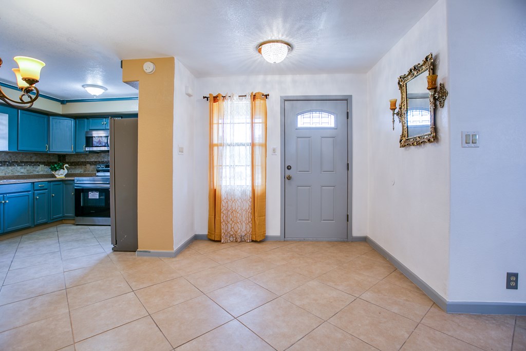 220 Mcdowell St Property Photo 4