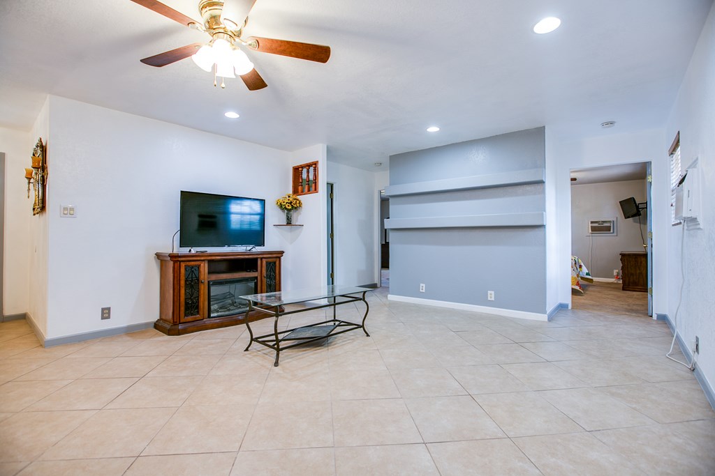 220 Mcdowell St Property Photo 12