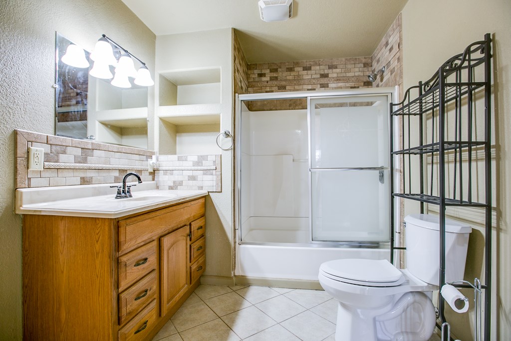 220 Mcdowell St Property Photo 16
