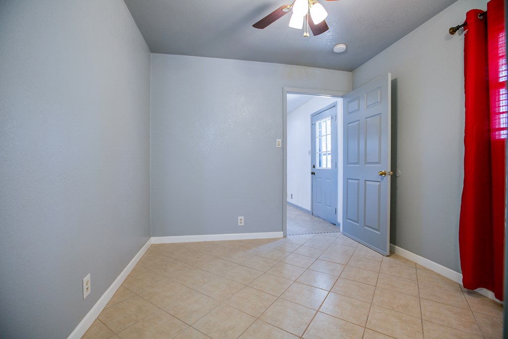 220 Mcdowell St Property Photo 22