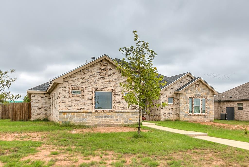 3406 Twin Mountain Dr Property Photo 1