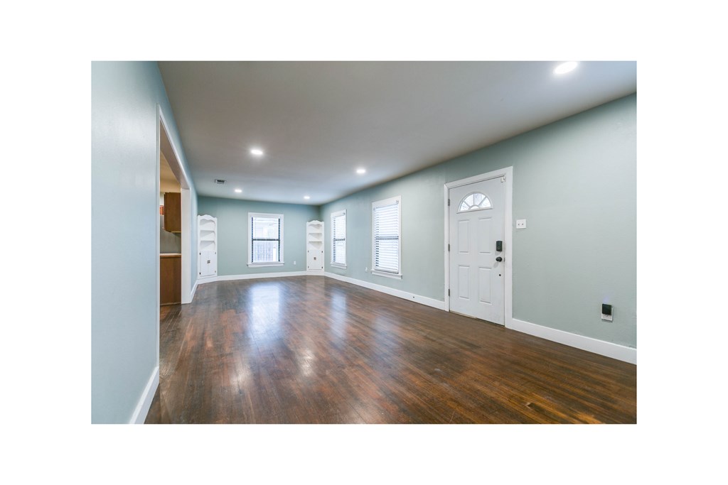 2205 Live Oak Dr Property Photo 6