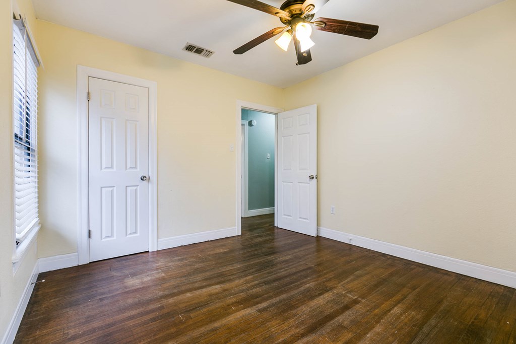 2205 Live Oak Dr Property Photo 17