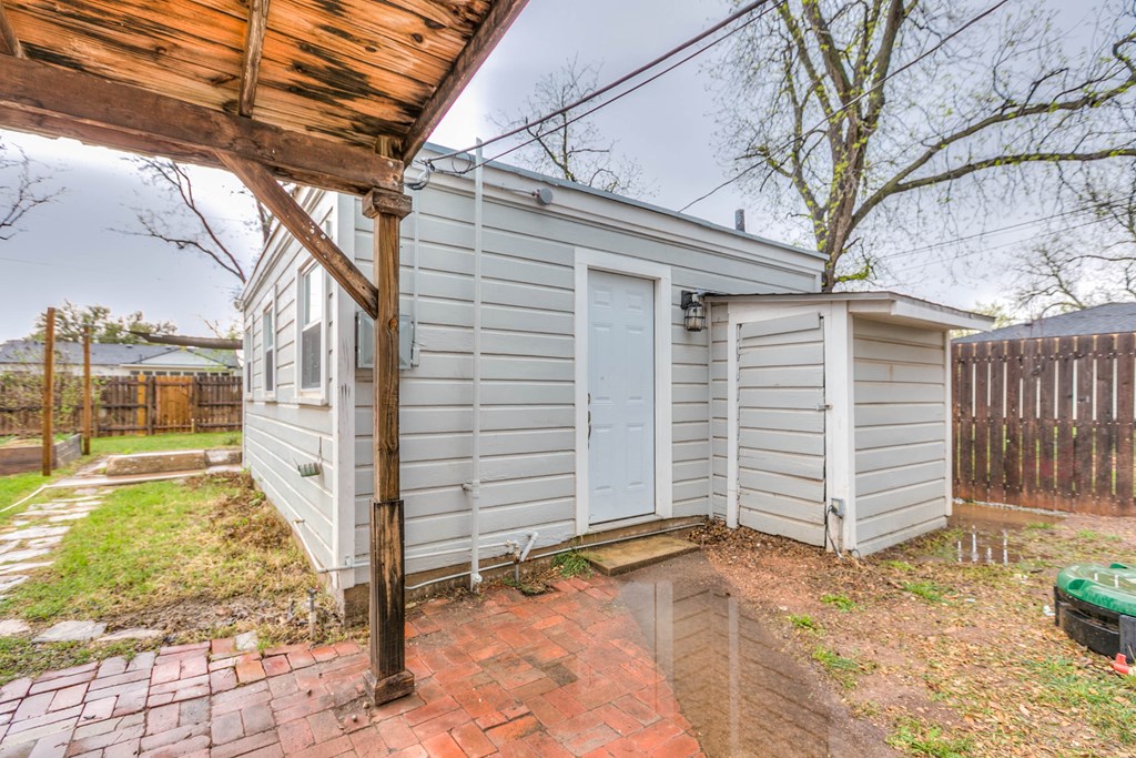 2205 Live Oak Dr Property Photo 22