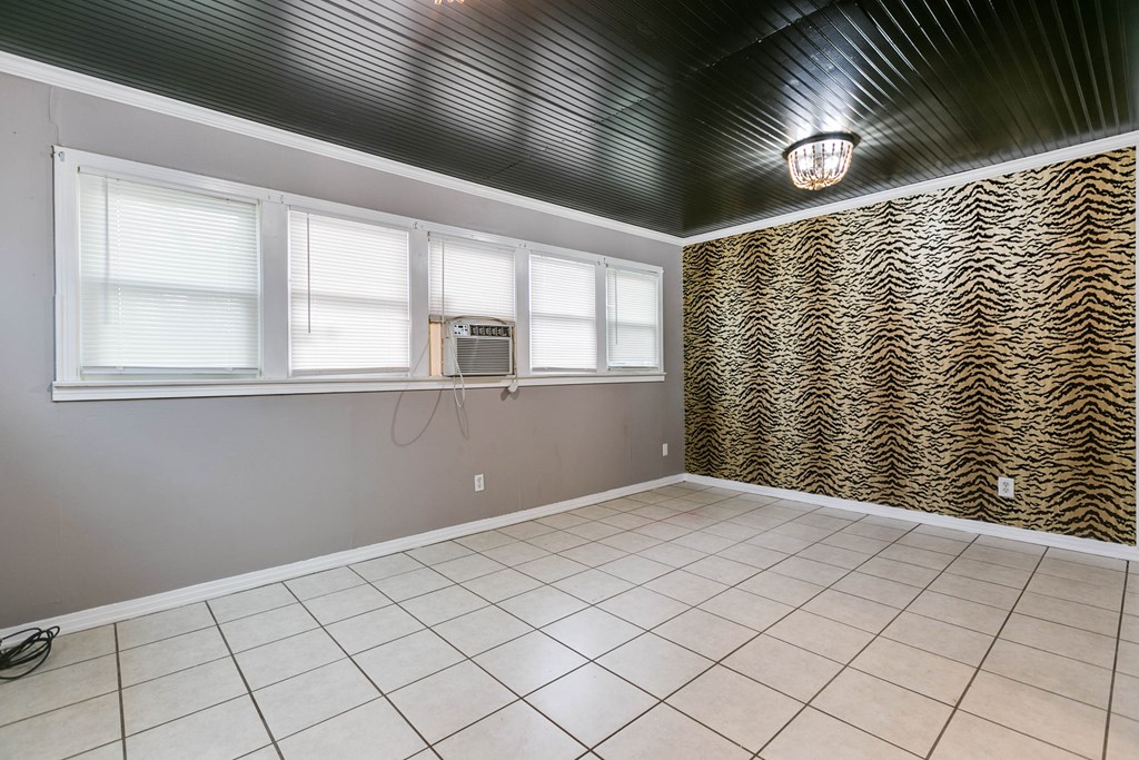2205 Live Oak Dr Property Photo 24
