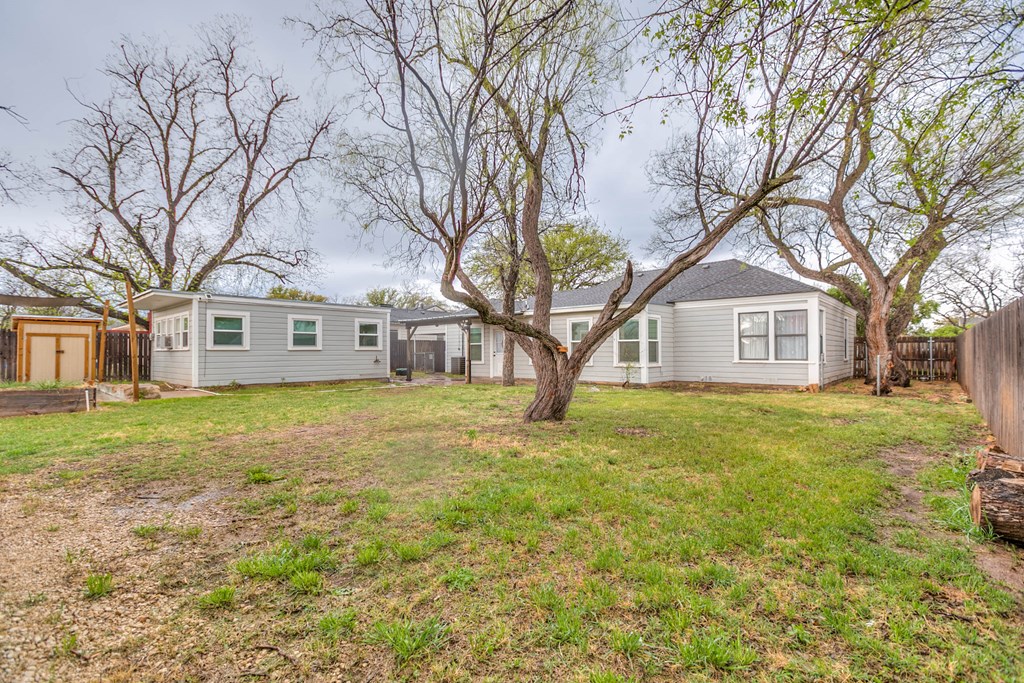 2205 Live Oak Dr Property Photo 30