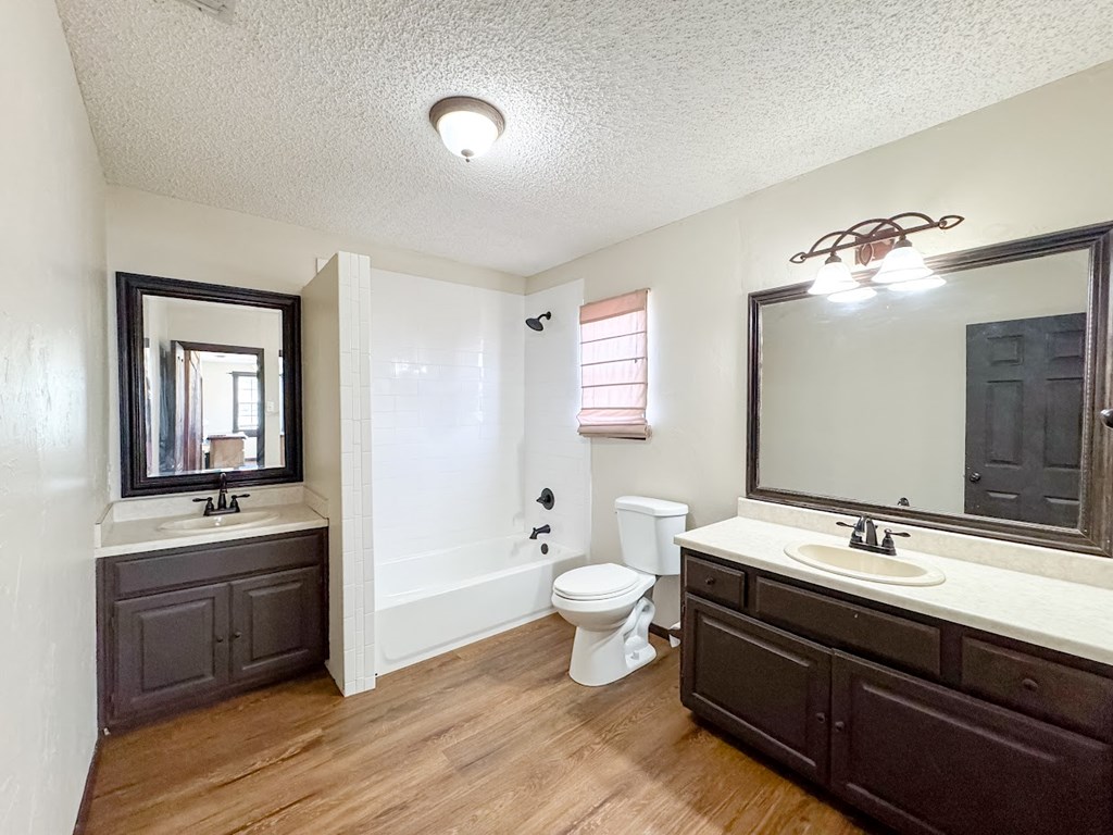 2302 W Twohig Ave Property Photo 12