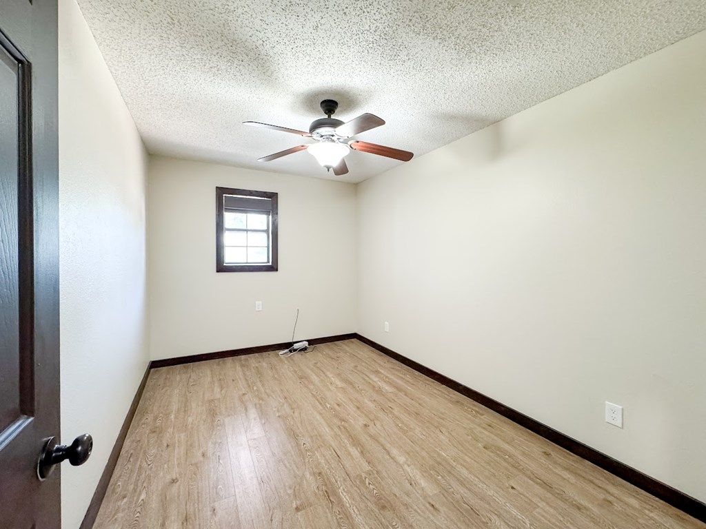 2302 W Twohig Ave Property Photo 15