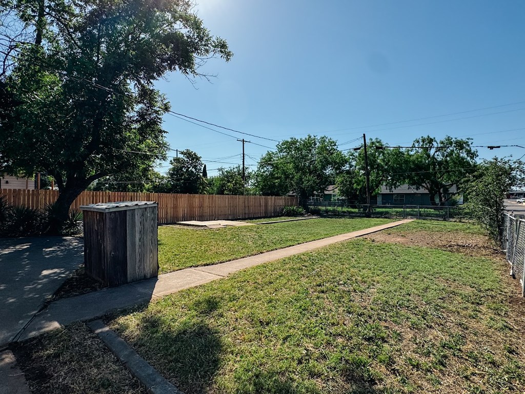 2302 W Twohig Ave Property Photo 19