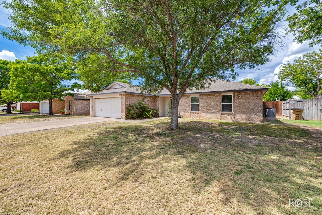 110 Crestwood Dr Property Photo 4