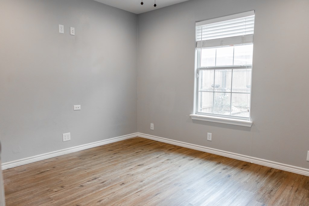 1021 Ardmore St Property Photo 17