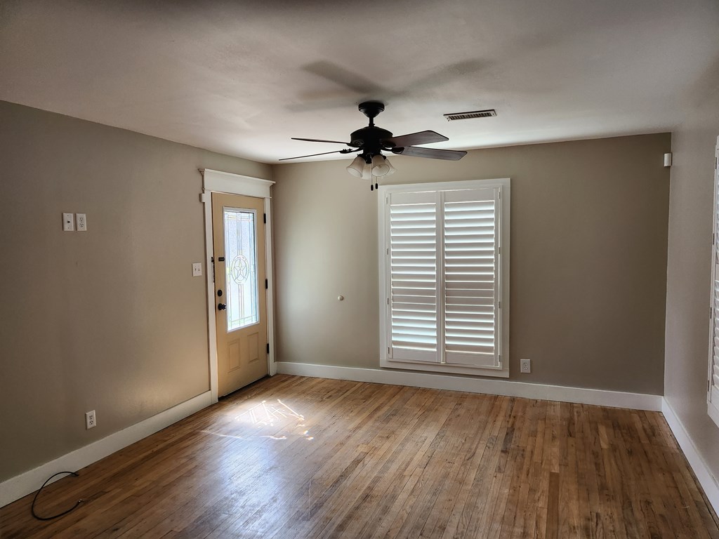 1310 S Van Buren St Property Photo 5