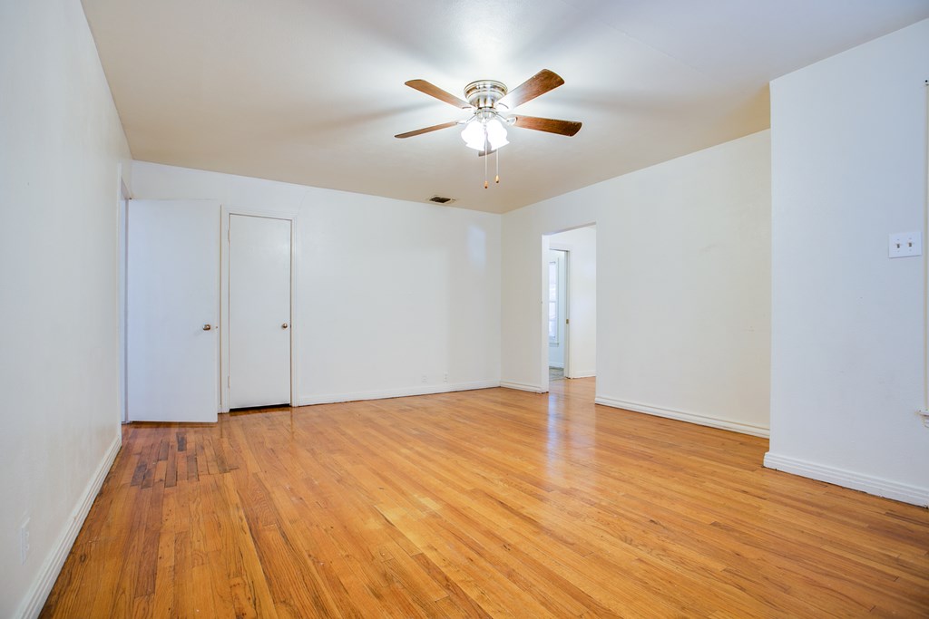 1309 5th Ave Property Photo 7