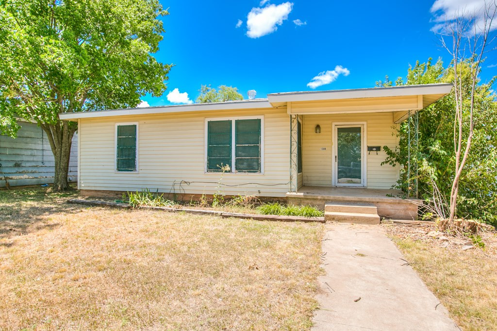 1309 5th Avenue Property Photo 3