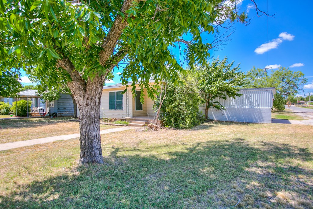 1309 5th Avenue Property Photo 4