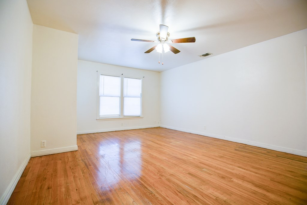 1309 5th Avenue Property Photo 6