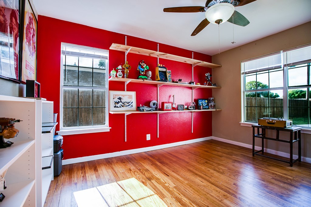 317 River Oaks St Property Photo 15