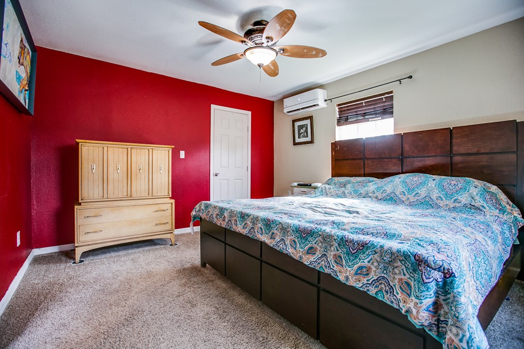 317 River Oaks St Property Photo 24
