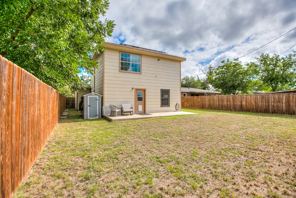 317 River Oaks St Property Photo 35