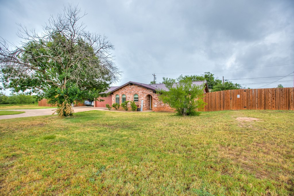 1723 Junius St Property Photo 2