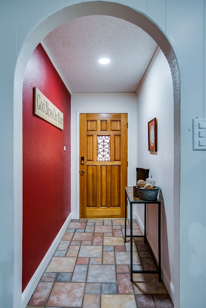 1723 Junius St Property Photo 4