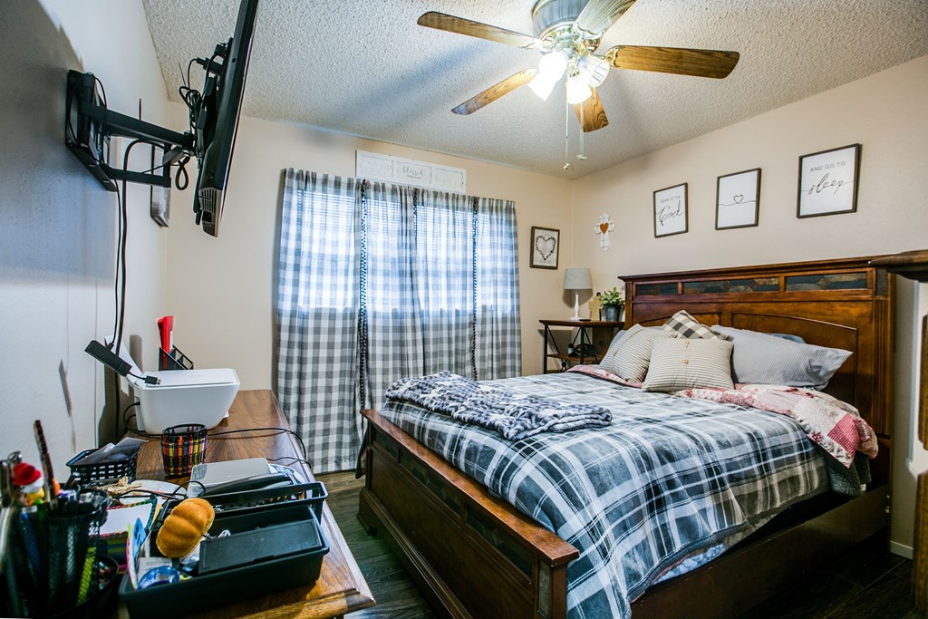 1723 Junius St Property Photo 22