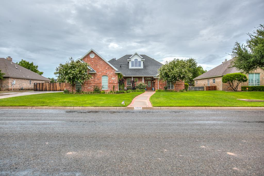 4809 N Bentwood Dr Property Photo 1