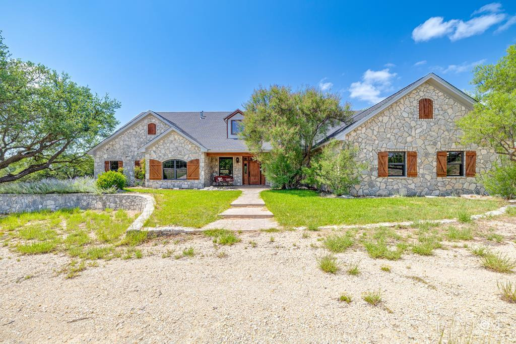 6873 Green Oaks Drive Property Photo 1