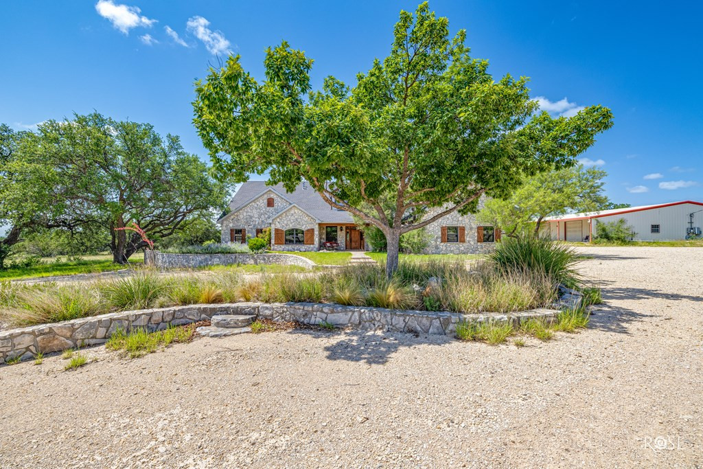 6873 Green Oaks Drive Property Photo 3