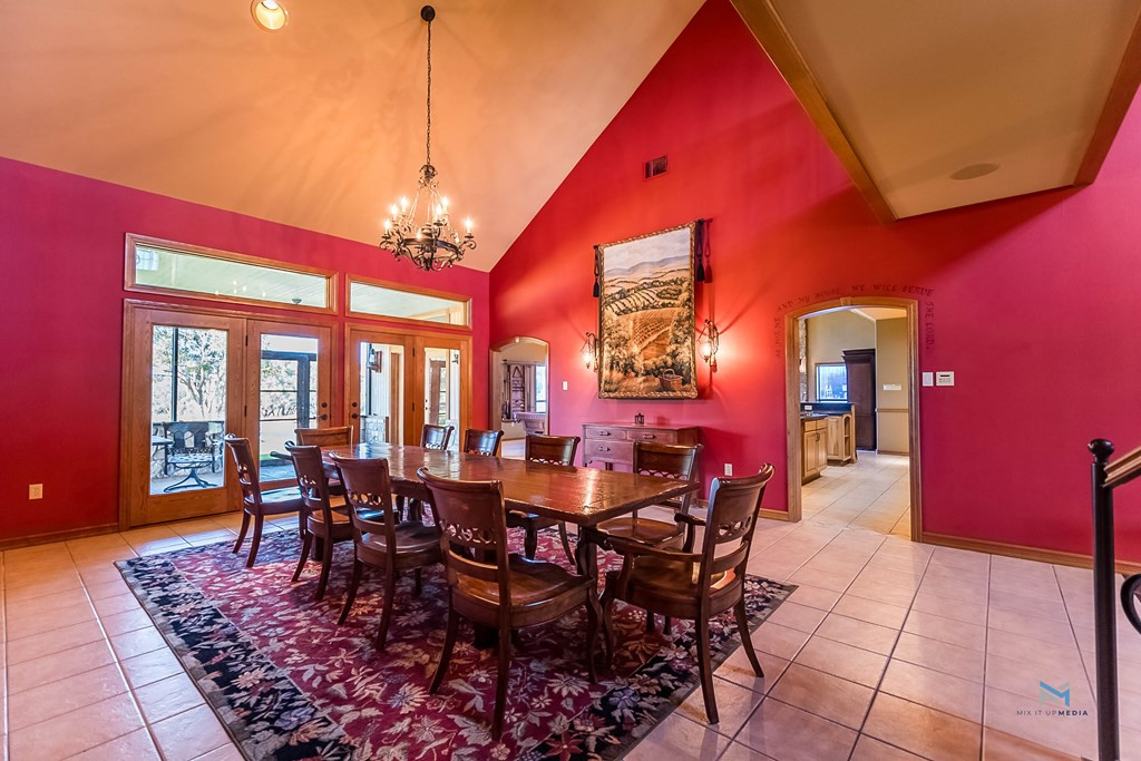 6873 Green Oaks Drive Property Photo 6