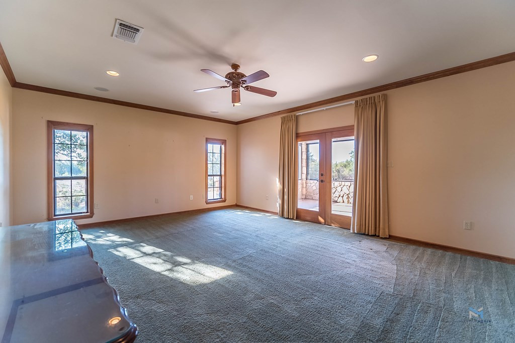 6873 Green Oaks Drive Property Photo 10
