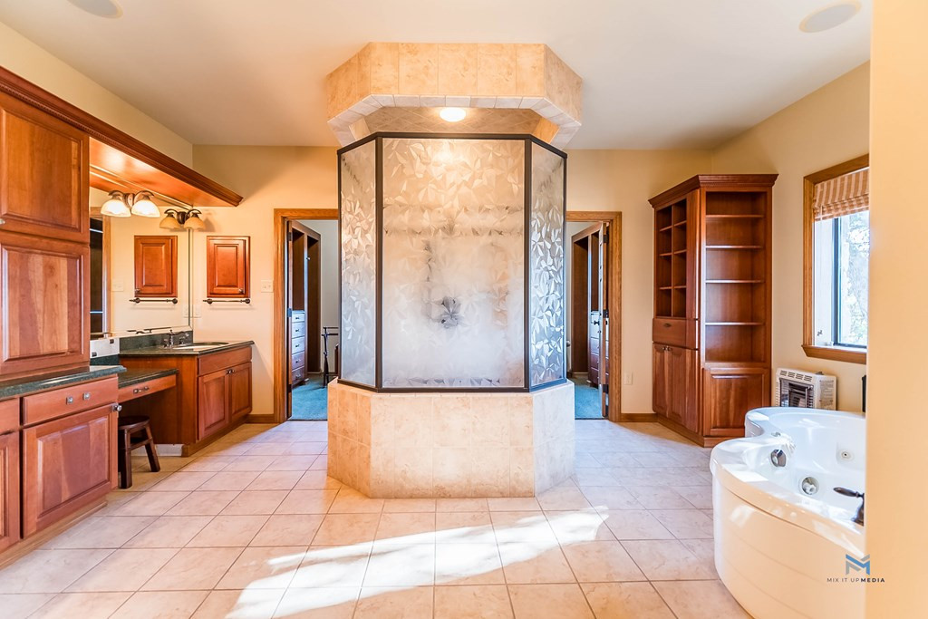 6873 Green Oaks Drive Property Photo 13