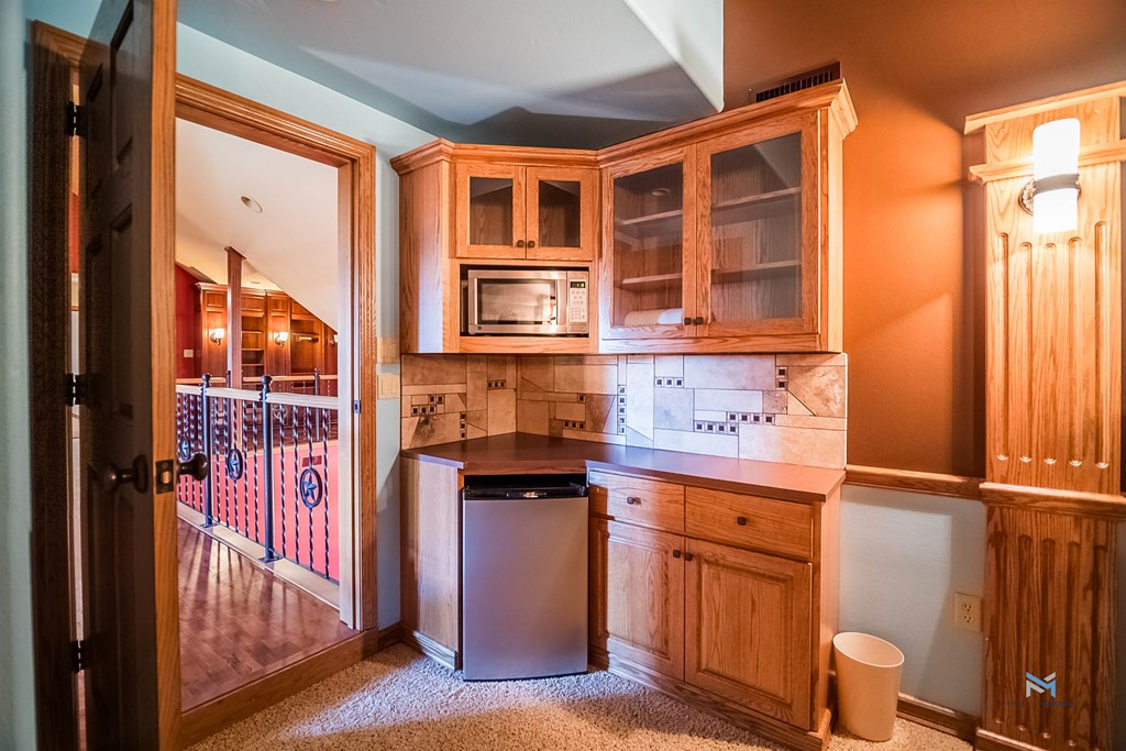6873 Green Oaks Drive Property Photo 17