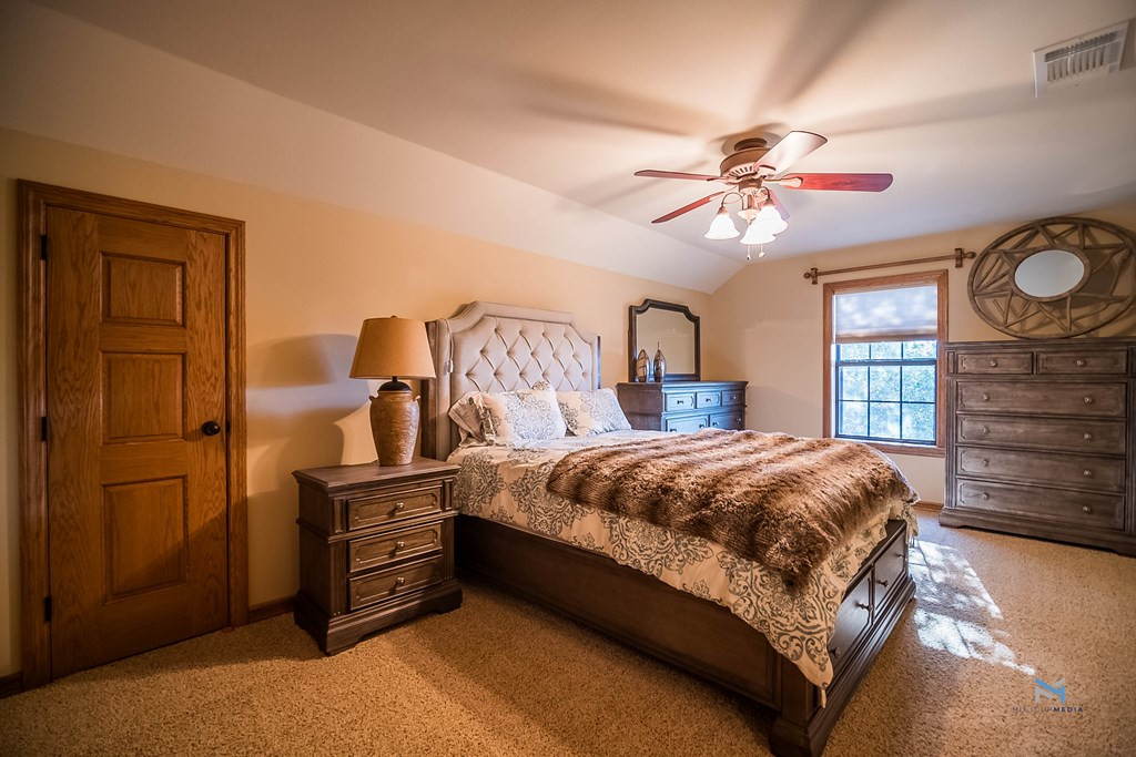 6873 Green Oaks Drive Property Photo 20
