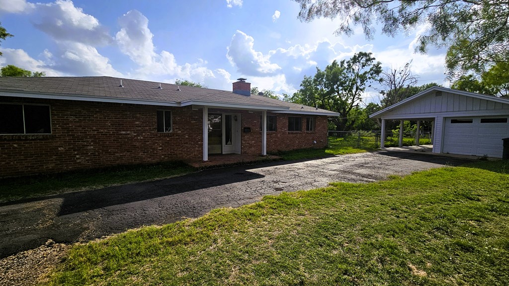 1609 Turtle Dr Property Photo 2