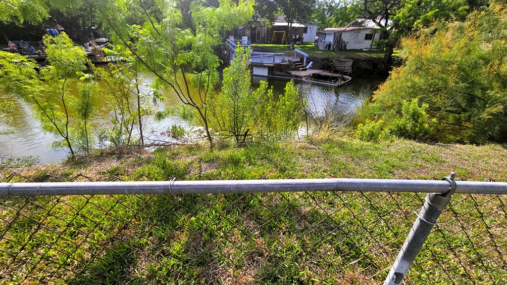 1609 Turtle Dr Property Photo 17