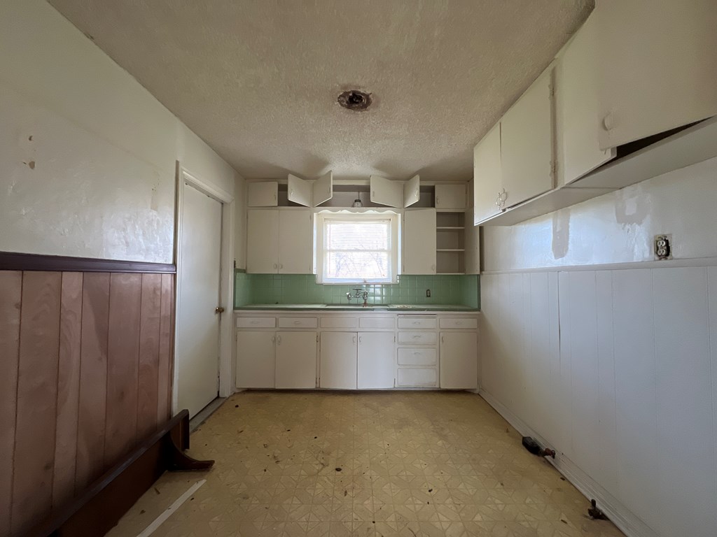 1906 Juanita Ave Property Photo 6