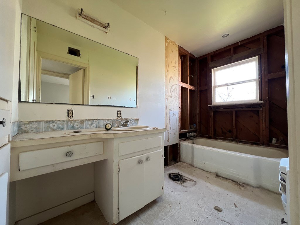 1906 Juanita Ave Property Photo 9