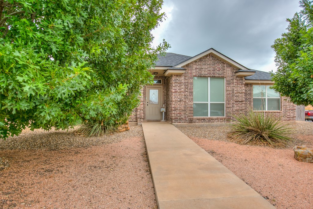 4974 Scarlet Oak Dr Property Photo 3