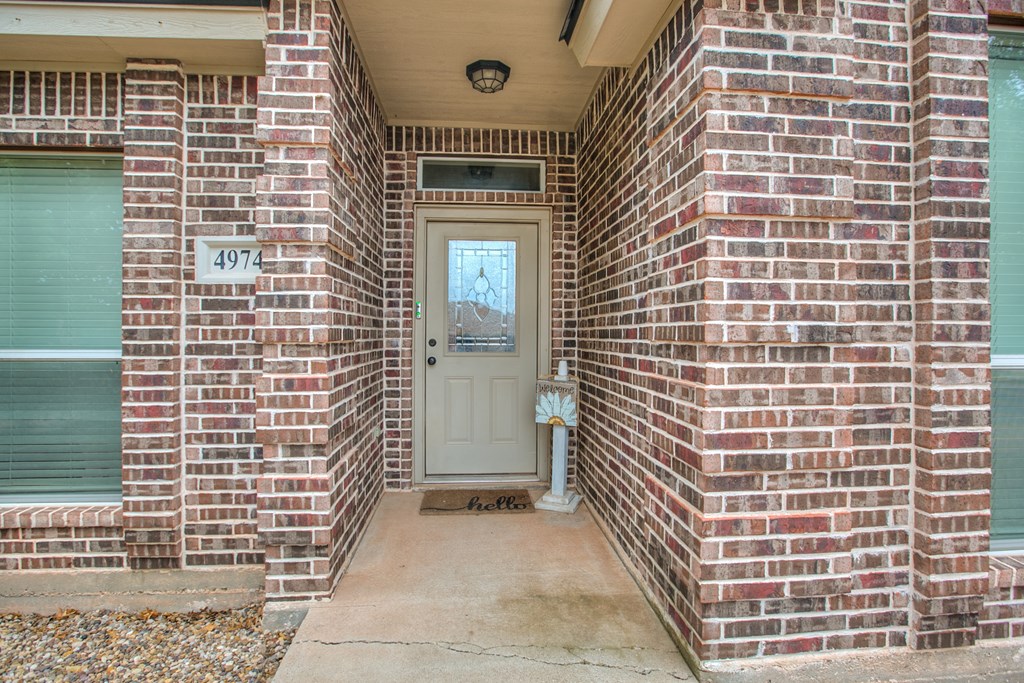 4974 Scarlet Oak Dr Property Photo 4