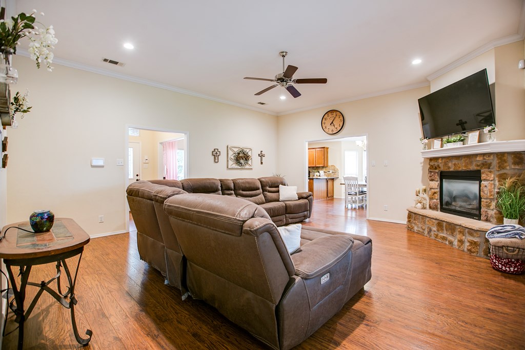 4974 Scarlet Oak Dr Property Photo 7