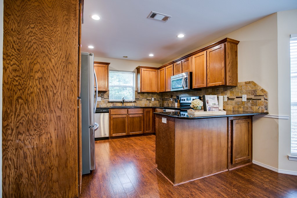 4974 Scarlet Oak Dr Property Photo 12