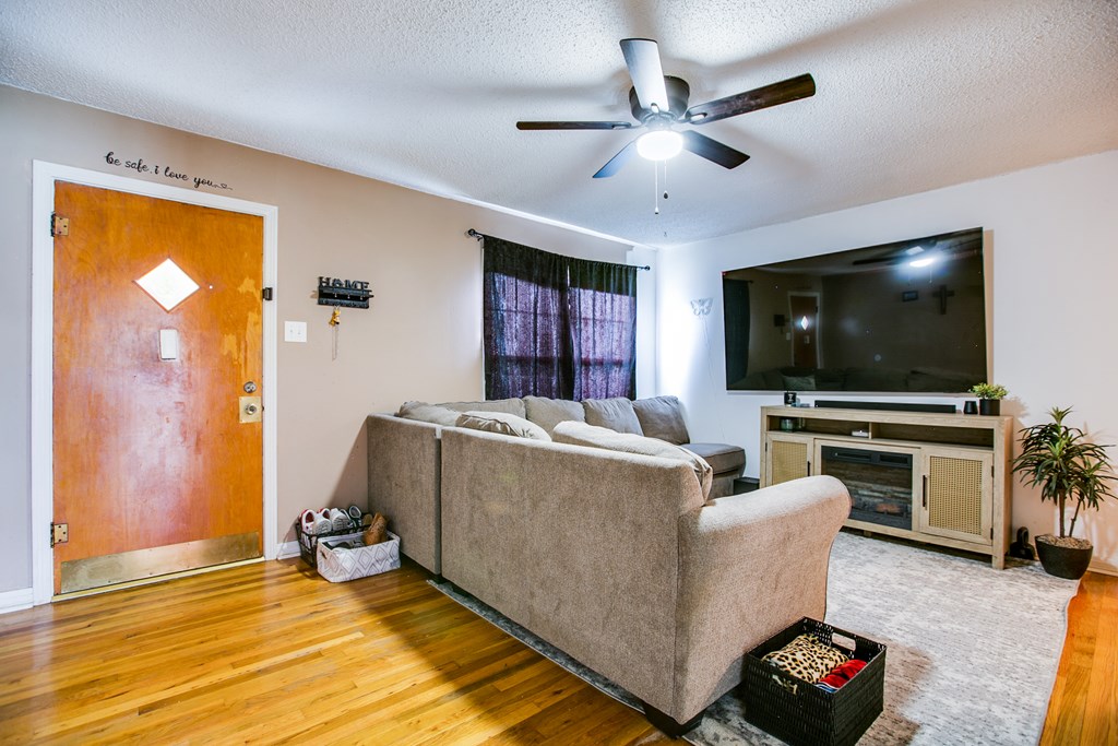 2029 Juanita Ave Property Photo 5